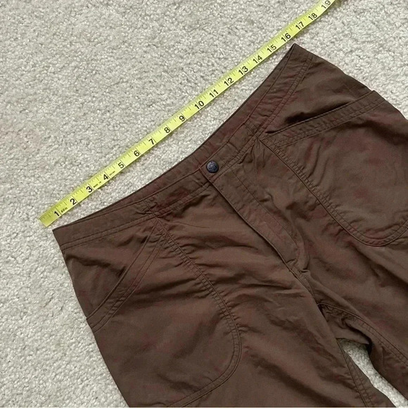 MOUNTAIN HARDWEAR Women OL1153 Brown Cropped Hiking Capri Pants SZ 10 Zip Pocket - Picture 8 of 15